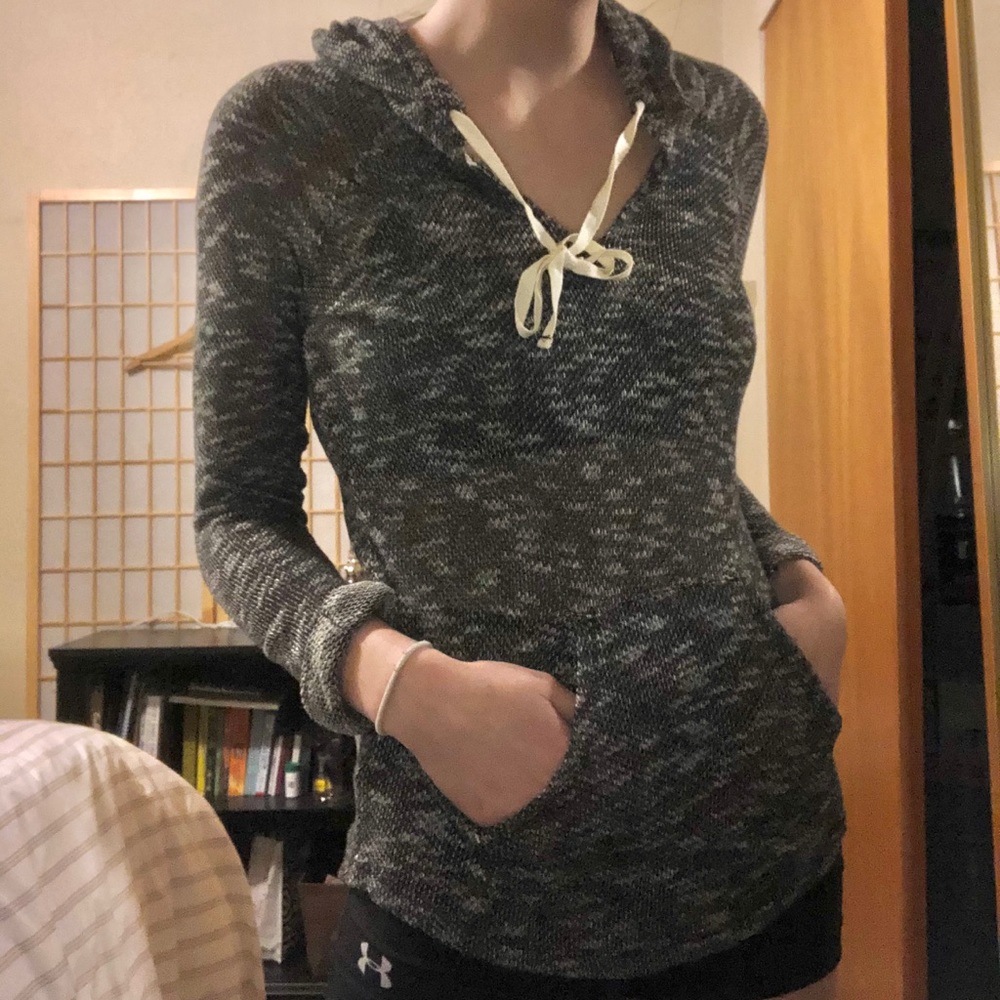 Thin Pullover Sweater with Lace Lined Hood